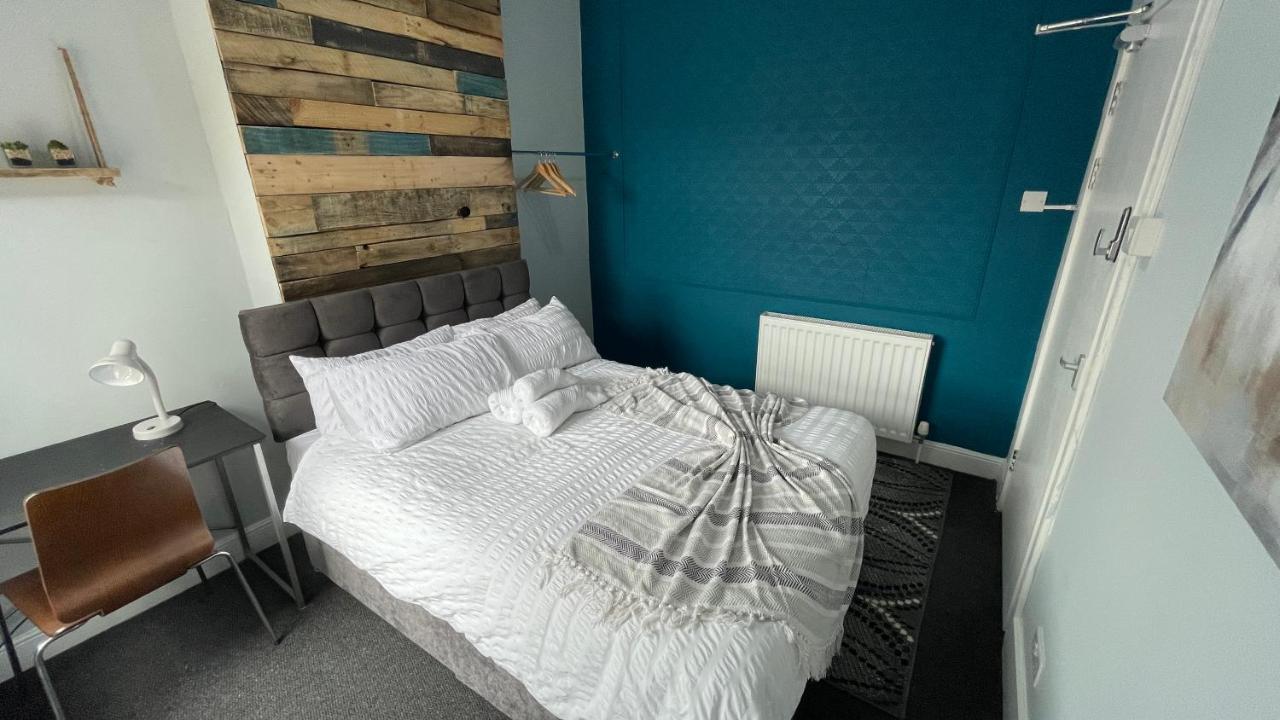 Spacious 6 Bed Home Near City & Albion Stadium Perfect For Contractors! バーミンガム エクステリア 写真