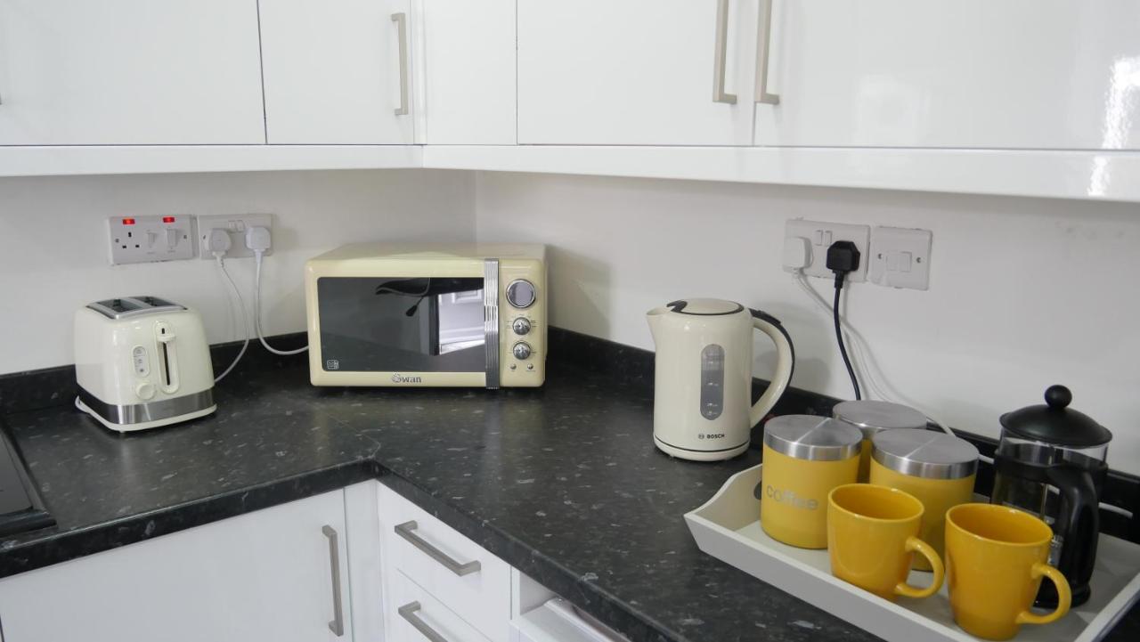 Spacious 6 Bed Home Near City & Albion Stadium Perfect For Contractors! バーミンガム エクステリア 写真