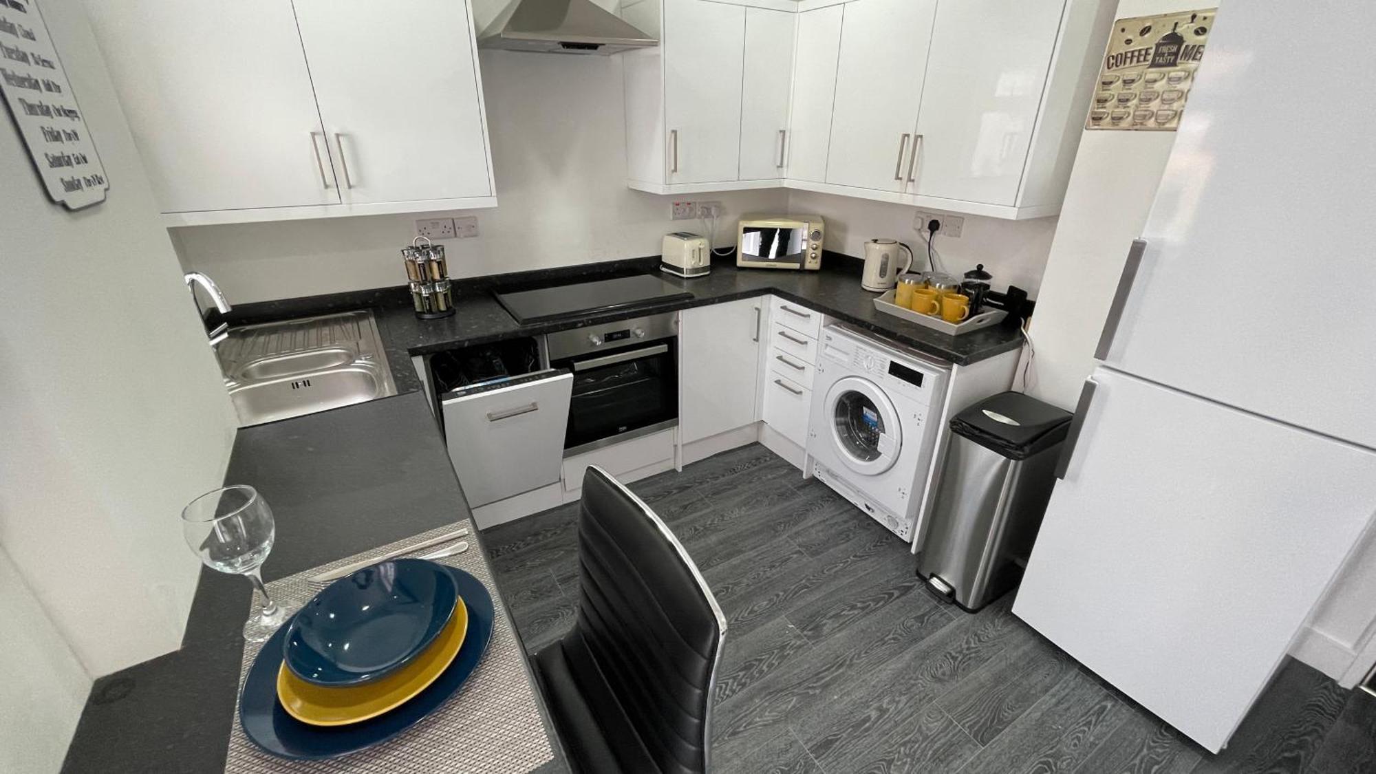Spacious 6 Bed Home Near City & Albion Stadium Perfect For Contractors! バーミンガム エクステリア 写真