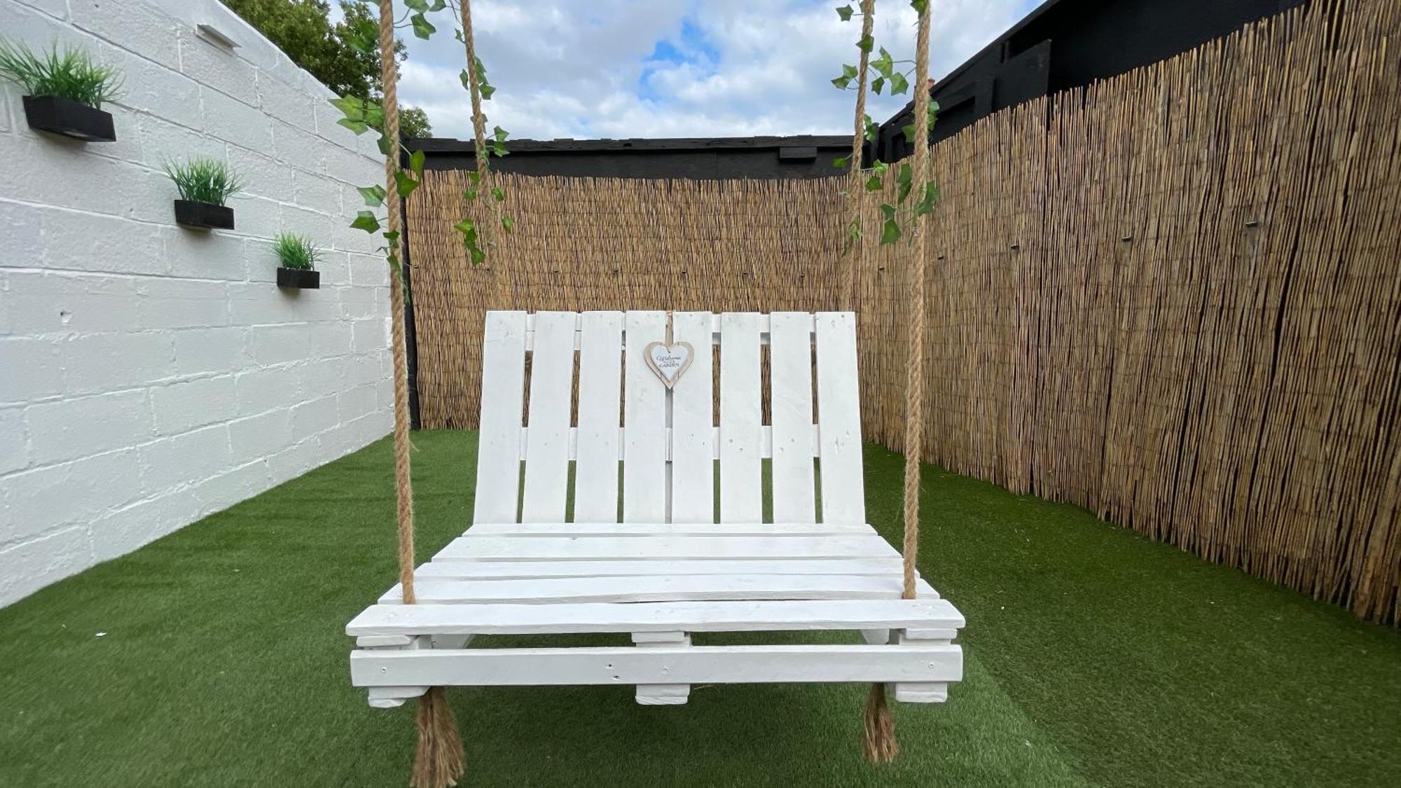 Spacious 6 Bed Home Near City & Albion Stadium Perfect For Contractors! バーミンガム エクステリア 写真